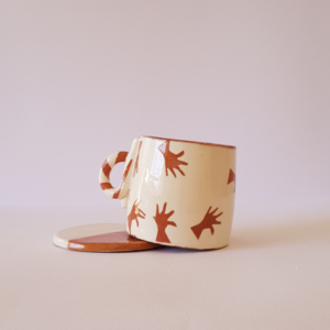mug attaches
